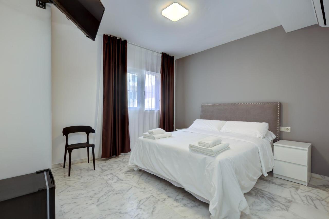 Hostal 37 Estepona Buitenkant foto