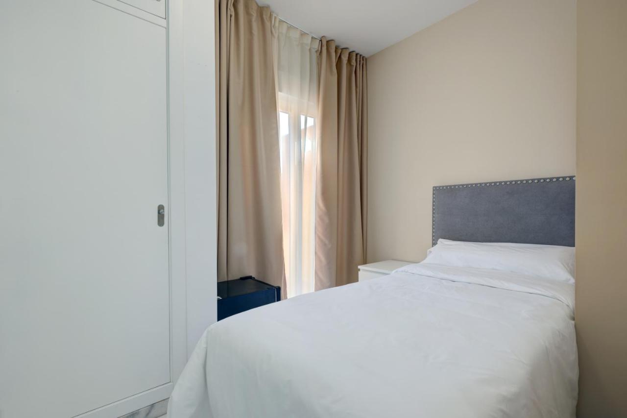 Hostal 37 Estepona Buitenkant foto
