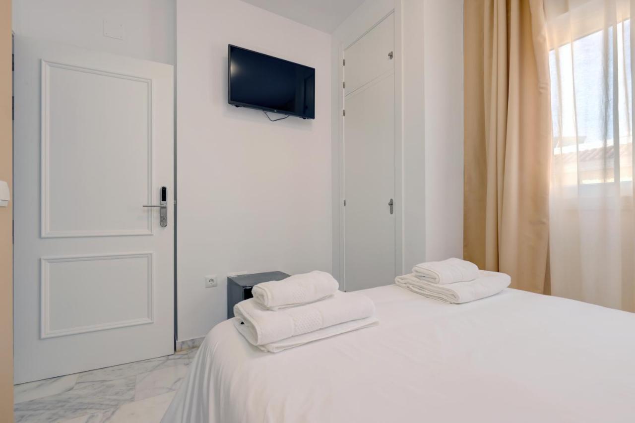 Hostal 37 Estepona Buitenkant foto
