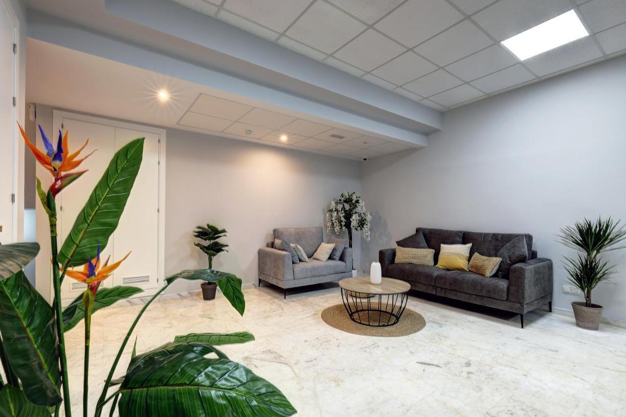 Hostal 37 Estepona Buitenkant foto