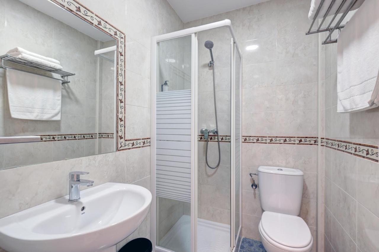 Hostal 37 Estepona Buitenkant foto