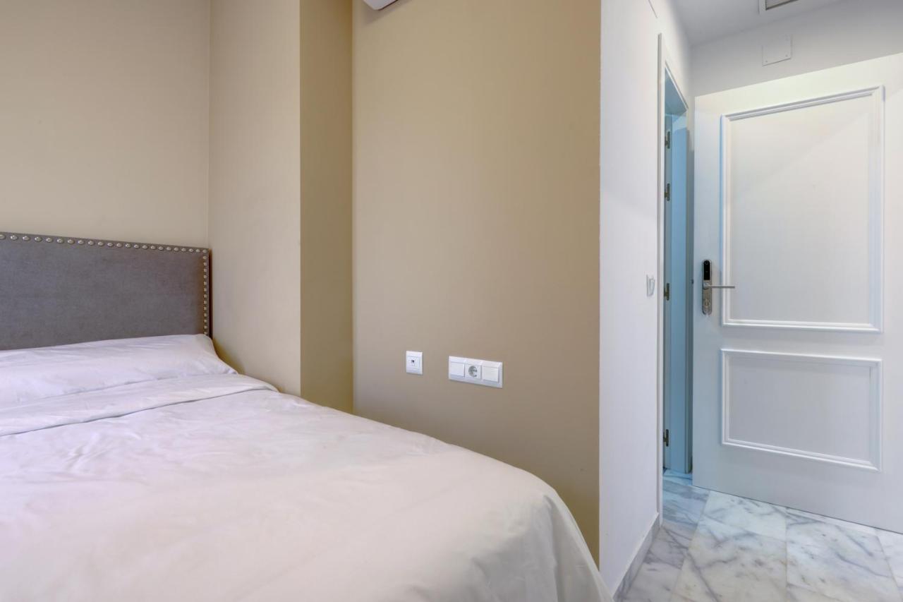 Hostal 37 Estepona Buitenkant foto
