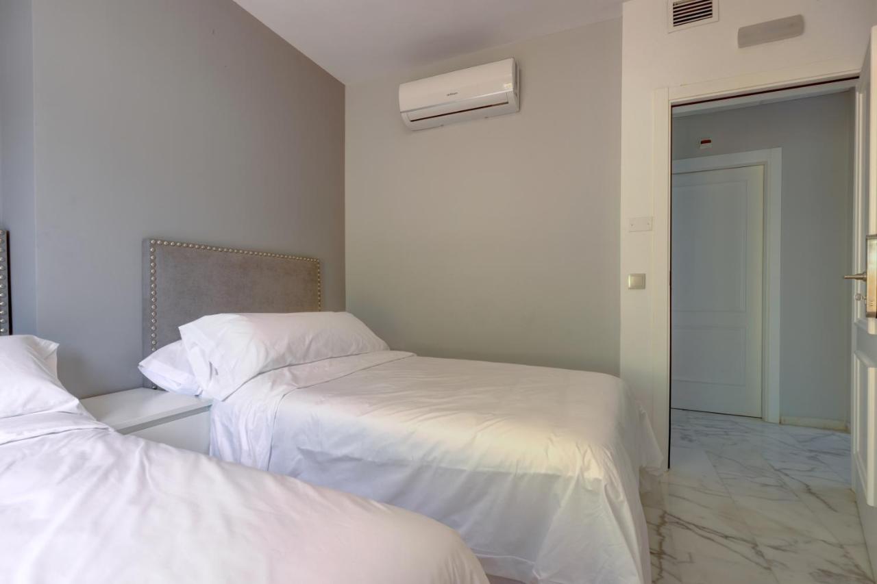 Hostal 37 Estepona Buitenkant foto