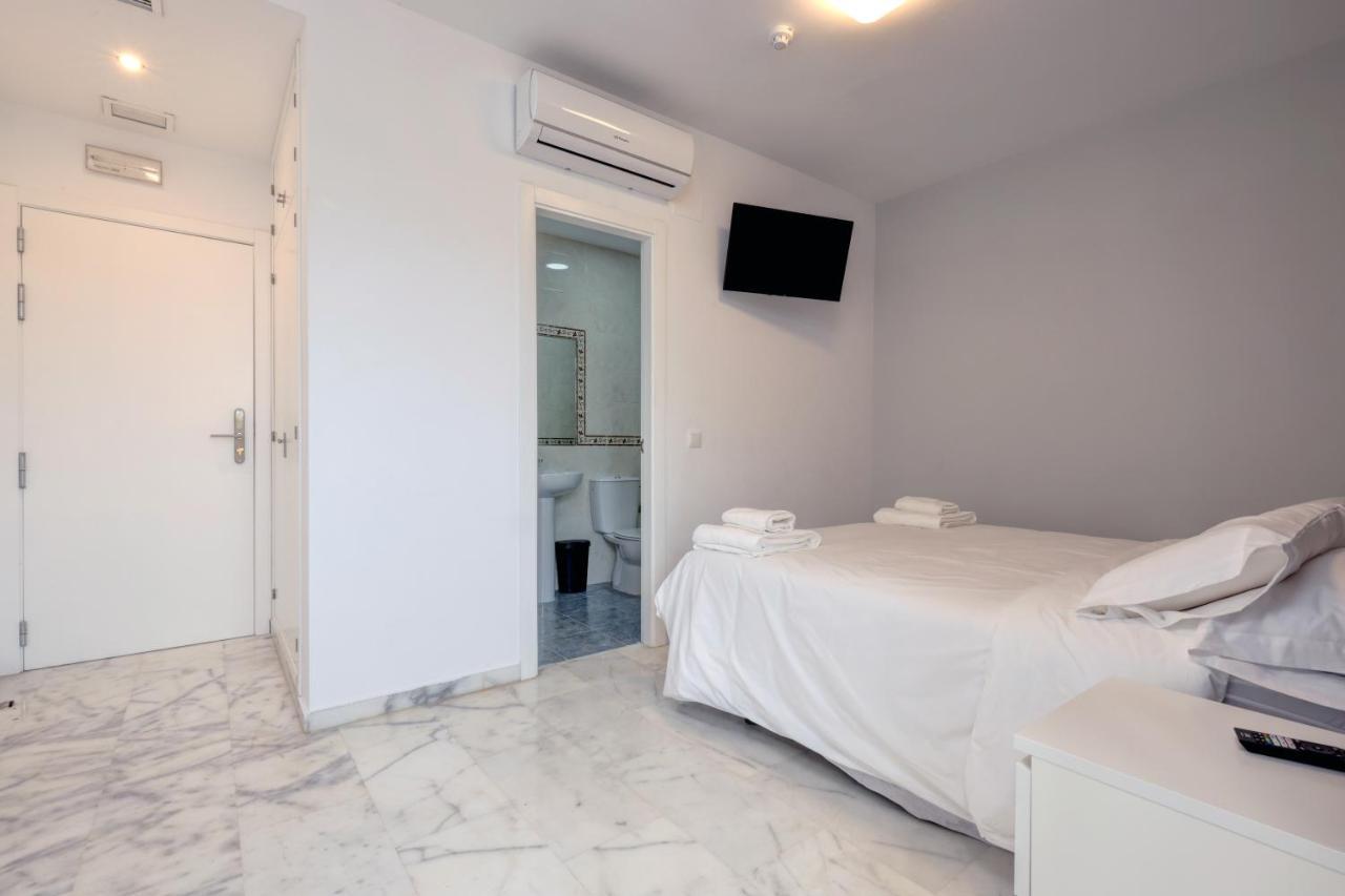 Hostal 37 Estepona Buitenkant foto
