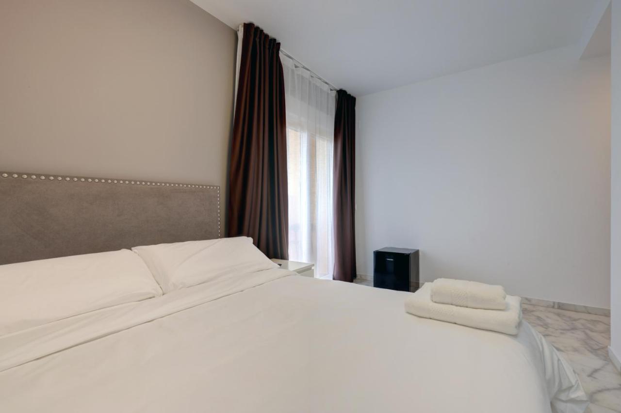 Hostal 37 Estepona Buitenkant foto